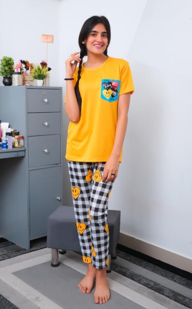 YELLOW HEART EMOJI PRINTED NIGHTWEAR